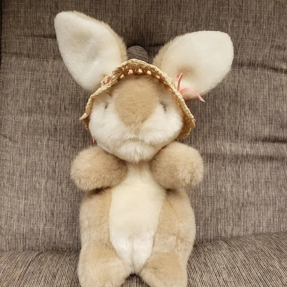 Vintage 1987 bunny rabbit